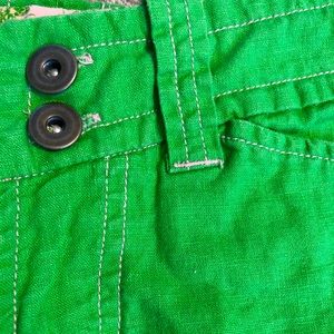 ‼️BOGO‼️Pink stitching, kelly green shorts, size 3